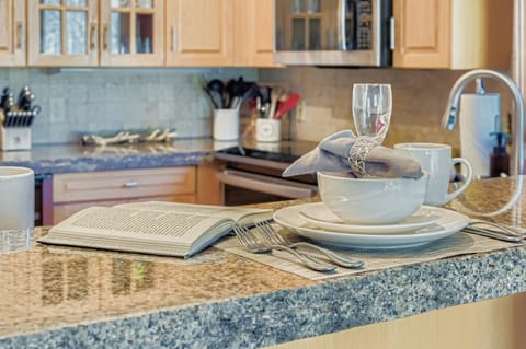 House, 3 Bedrooms | Private kitchen | Fridge, oven, coffee/tea maker, electric kettle