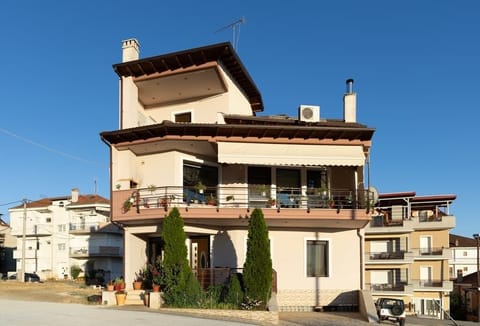 Elegant Coastal Residence Exterior
A stunning multi-level home featuring classic coastal architecture, manicured gardens, and a private driveway — perfect for guests seeking style and tranquility.