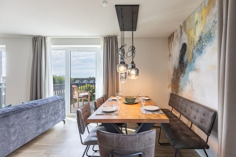 Apartment | Dining