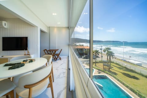 Apartment | Dining