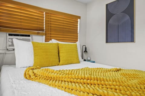 61-web-or-mls-3365 57th Ave N #1 & 7-59