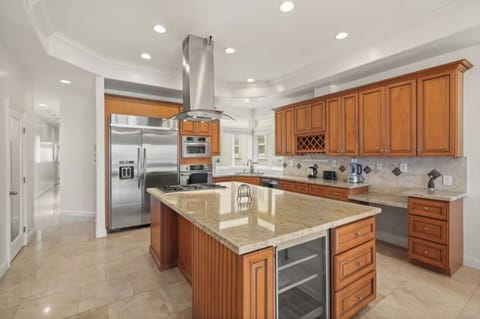 d9b134e8-432c-4c87-a24c-2bf2795f4ab9