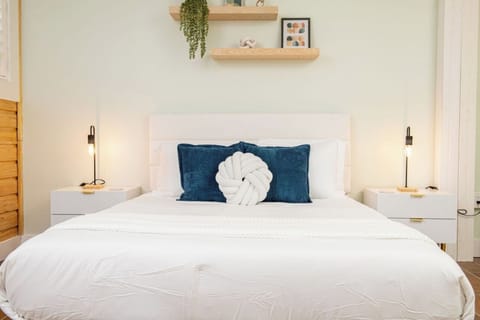 6WestBeachCottagesMadeiraBeachFL_0315