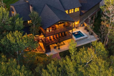 Songbird Ranch offers a stunning private retreat.