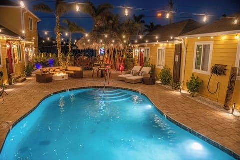 6WestBeachCottagesMadeiraBeachFL_0556