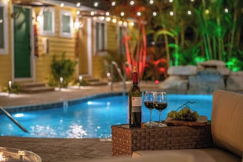 6WestBeachCottagesMadeiraBeachFL_0560
