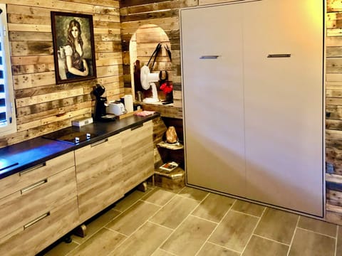 Family Cottage | 1 bedroom, blackout drapes, bed sheets