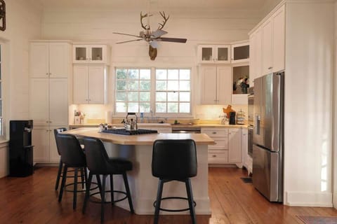 Kitchen barstool seating for 4. 