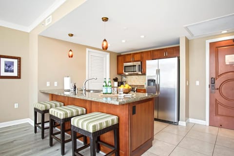     Stylish bar seating perfect for quick bites and lively conversation HKH-545