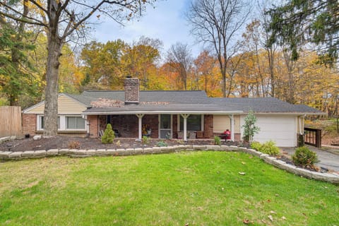 Bedford Vacation Rental | 3BR | 1BA | 1,200 Sq Ft | Step-Free Access