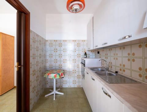 Apartment, Balcony, City View | Private kitchen | Fridge, oven, stovetop, espresso maker