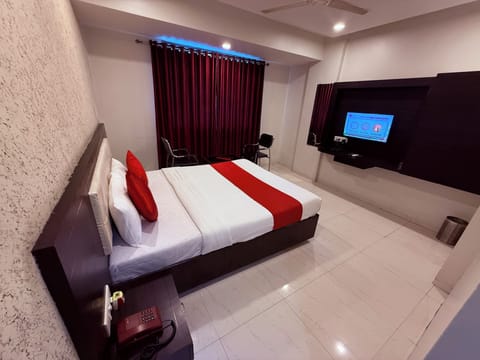 Deluxe Double Room | Desk, laptop workspace, free WiFi