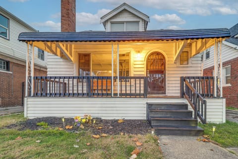 House (4 Bedrooms) | Front of property