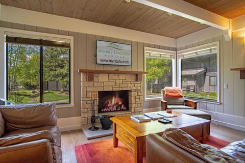 Condo, 2 Queen Beds, Patio, Mountain View (Sun Valley Villager Vacation Condo) | Interior