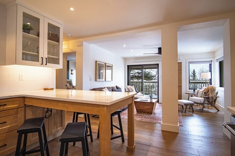 Condo, Multiple Beds, Patio, Mountain View (Bluff Condo 4138) | Interior