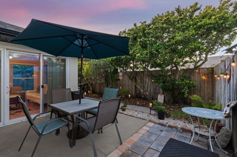 House, Multiple Beds (Luxury Beachside) | Outdoor dining