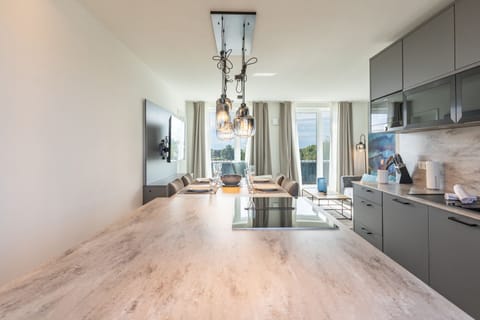 Apartment | Dining