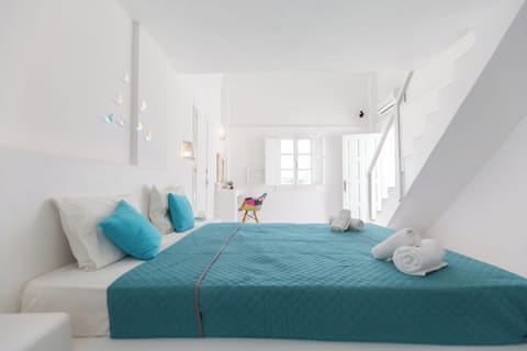 Frette Italian sheets, premium bedding, pillowtop beds, in-room safe