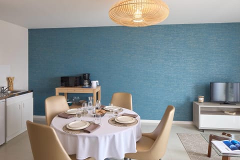 Apartment (Upgrade) | Free WiFi, bed sheets