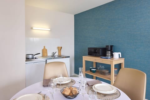 Apartment | Free WiFi, bed sheets