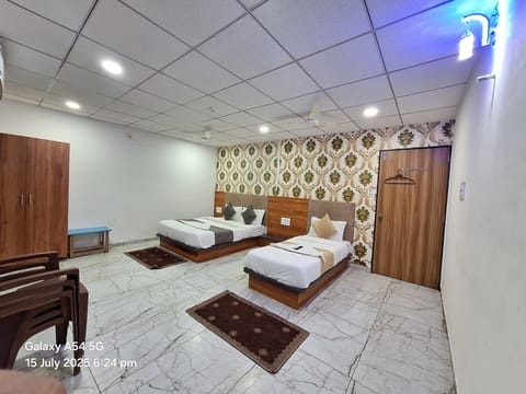 Triple Room, Air conditioning | Desk, laptop workspace, rollaway beds, free WiFi