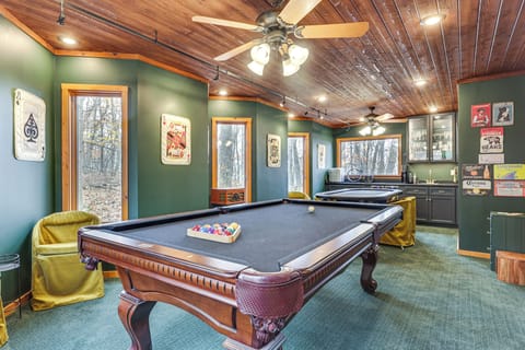 Roseland Vacation Rental | 4BR | 4BA | 3,450 Sq Ft | 2 Steps to Enter