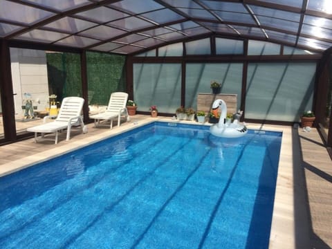 House | Pool