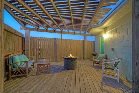 Gather under the covered patio for grilling, fireside chats, and laid-back evenings.