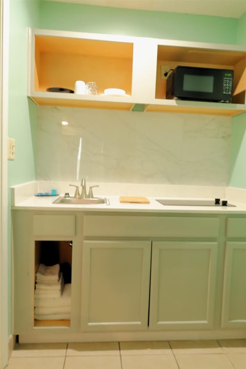 Full-size fridge, microwave, coffee/tea maker