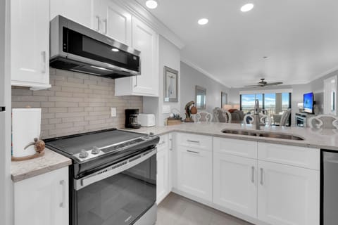 Modern appliances at your Fort Myers Beach monthly rental