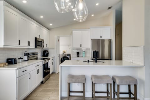House (4 Bedrooms) | Interior