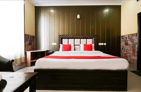 Luxury Single Room, City View | Free WiFi