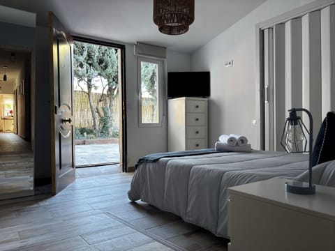 Double Room, 1 Double Bed, Mobility Accessible, Garden View