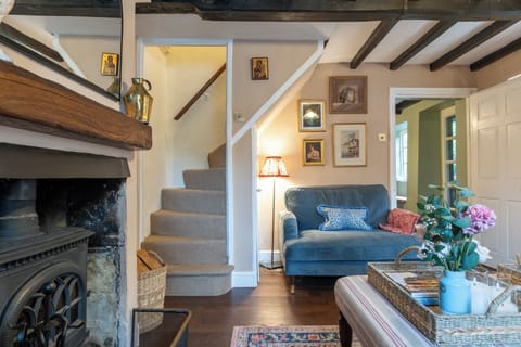 Flat-screen TV, fireplace