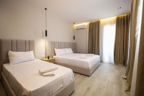 Triple Room, Balcony | Soundproofing, WiFi (free)