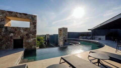 Panoramic Rooftop with Pool and Sun Loungers