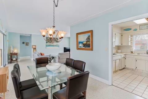 Dining room with seating for 6