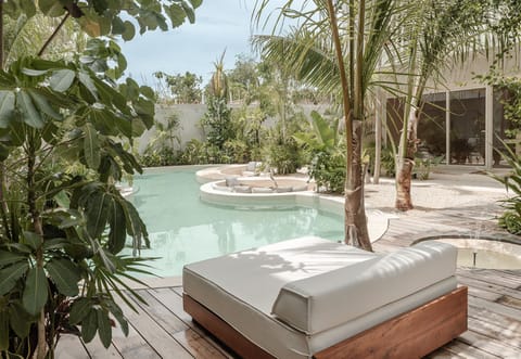 2 outdoor pools