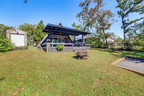 Tool Vacation Rental | 1BR | 1.5BA | 1,200 Sq Ft | Stairs Required