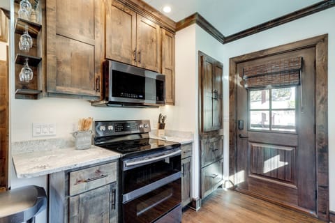 House (2 Bedrooms) | Interior