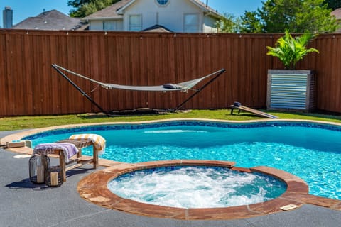 Relaxing Hot Tub and Pool
