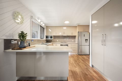 House, 2 Bedrooms | Living area | TV