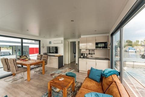 Mobile Home | Private kitchen