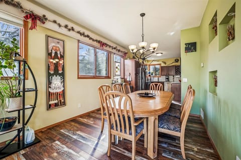 Dining Area - Handsome Hollow - Silverthorne Vacation Rental