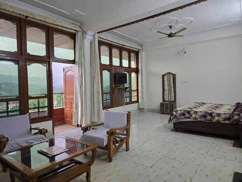 Basic Double Room | Free WiFi