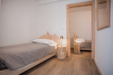 Twin Room, 2 Twin Beds | Down comforters, soundproofing, free WiFi, bed sheets