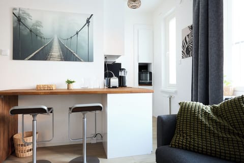 Apartment, City View | Dining room