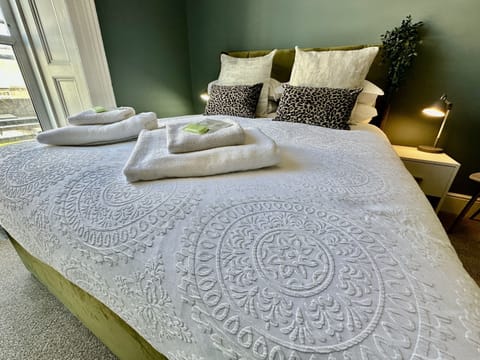 Iron/ironing board, free WiFi