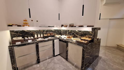 Daily buffet breakfast for a fee