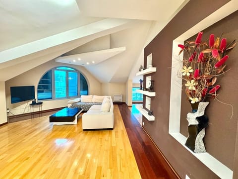 Luxury Apartment, City View | Living area